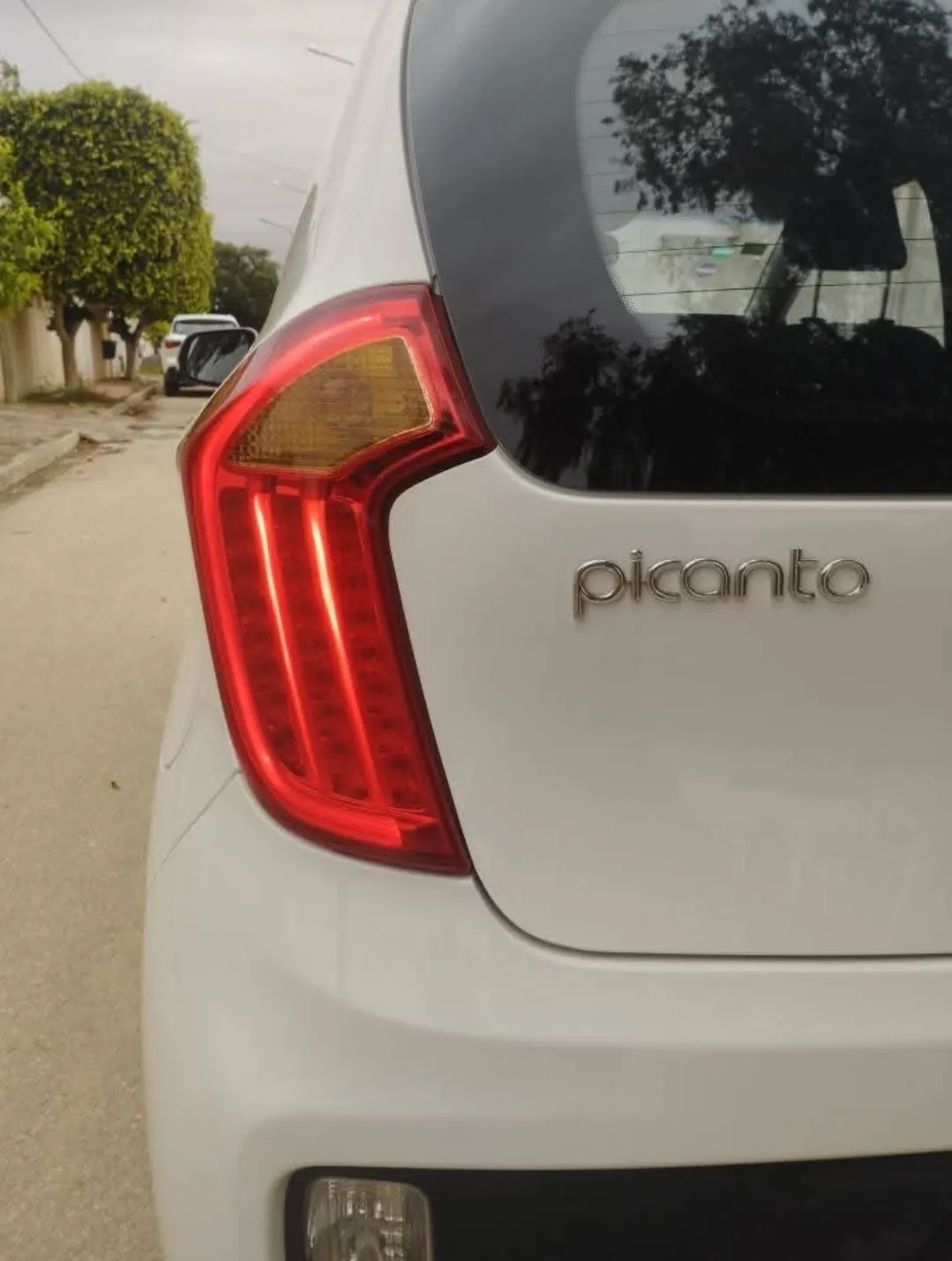 Kia Picanto 2014 – Pas une version populaire – Pour ceux qui savent apprécier la qualité