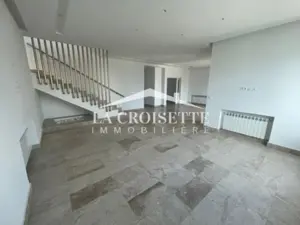 Duplex S+3 avec terrasse à La Marsa MDL0357