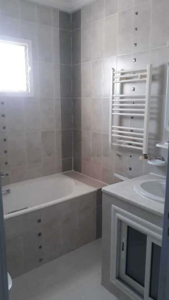 A louer appartement S+2 au deuxième étage située a khzema 