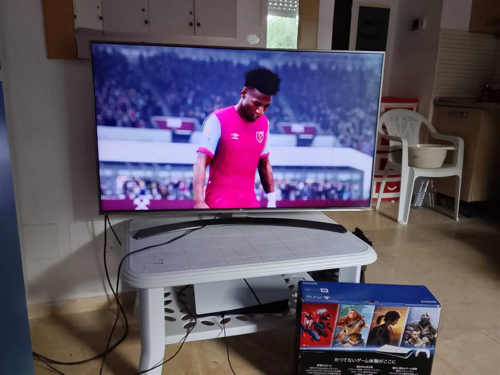 PS5 a vendre avec une manette prix 1300 mawjoud f soussa 50858251