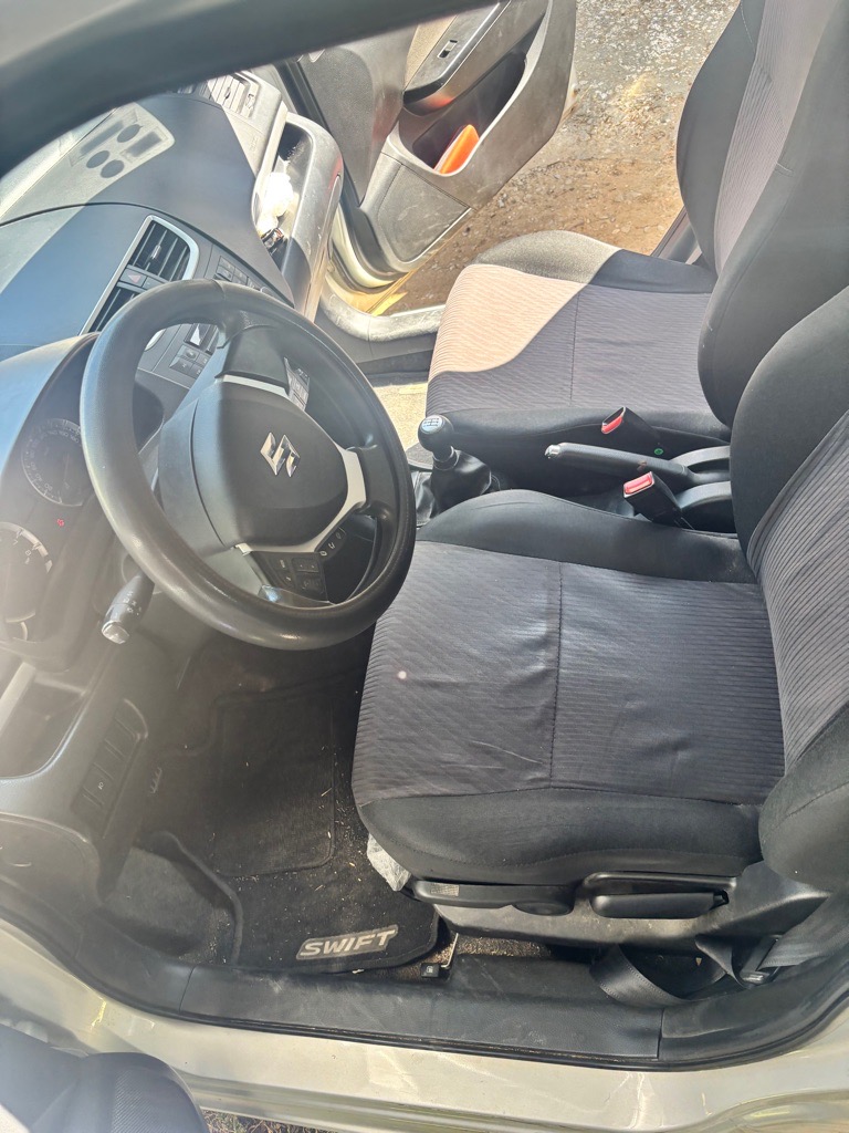 Avendre suzuki swift état neuf