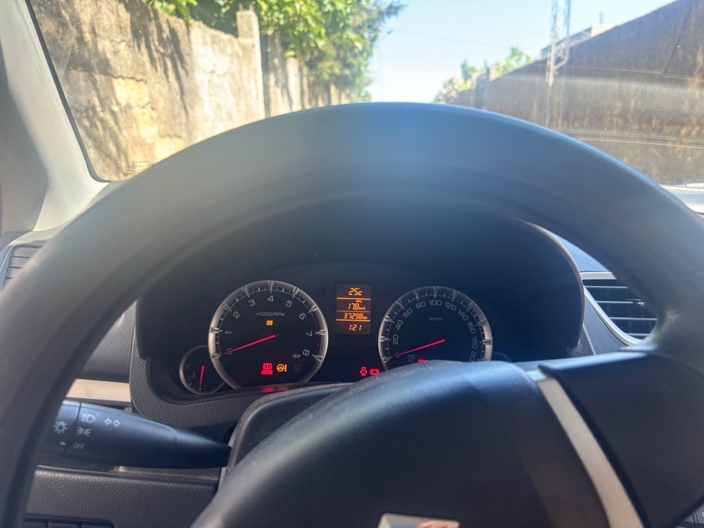 Avendre suzuki swift état neuf