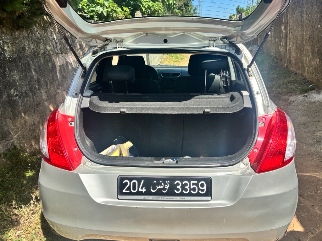 Avendre suzuki swift état neuf