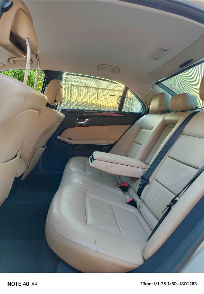 đ mercedes E 200