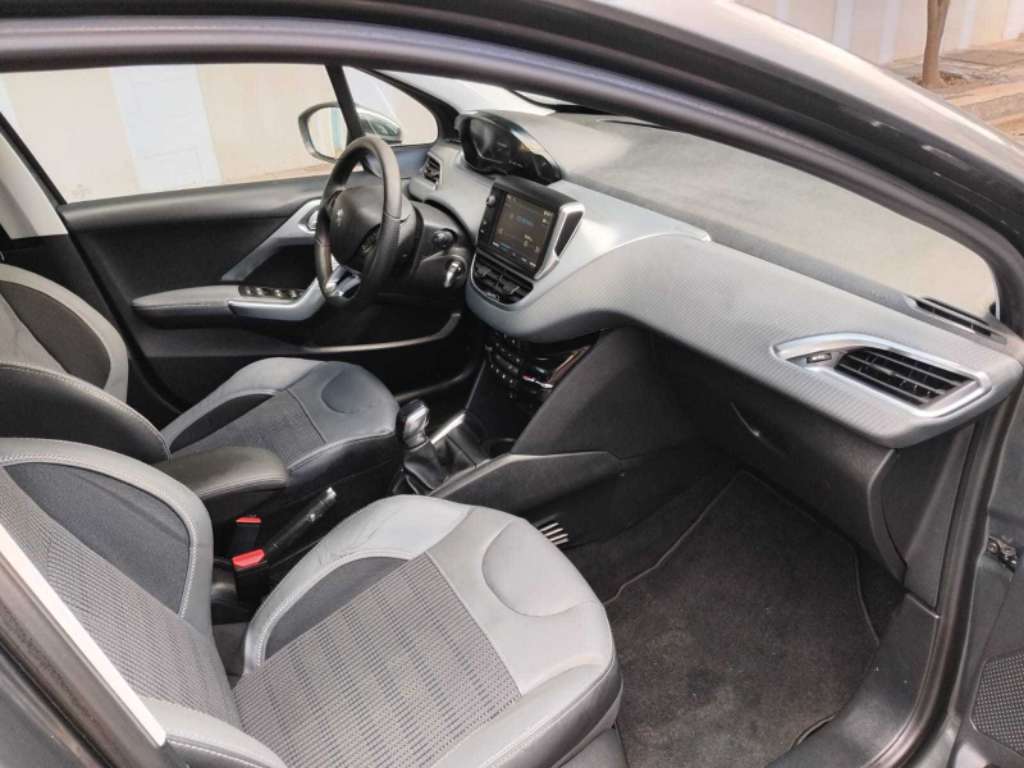 PEUGEOT 208 SÉRIE SPÉCIALE CITY TRÈS PROPRE