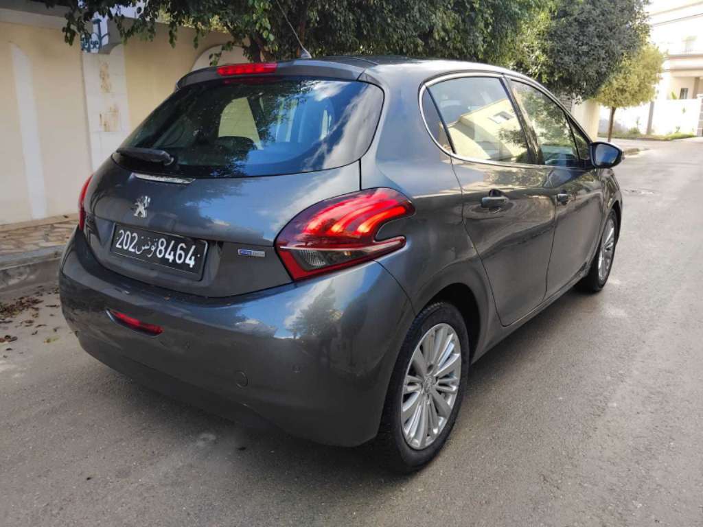 PEUGEOT 208 SÉRIE SPÉCIALE CITY TRÈS PROPRE