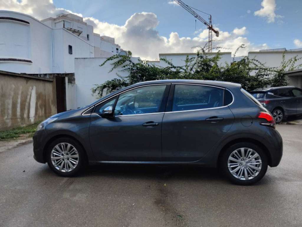 PEUGEOT 208 SÉRIE SPÉCIALE CITY TRÈS PROPRE
