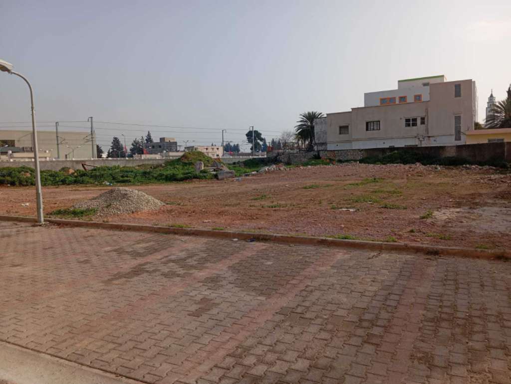 TErrain constructible de3454m² a cité el amal denden