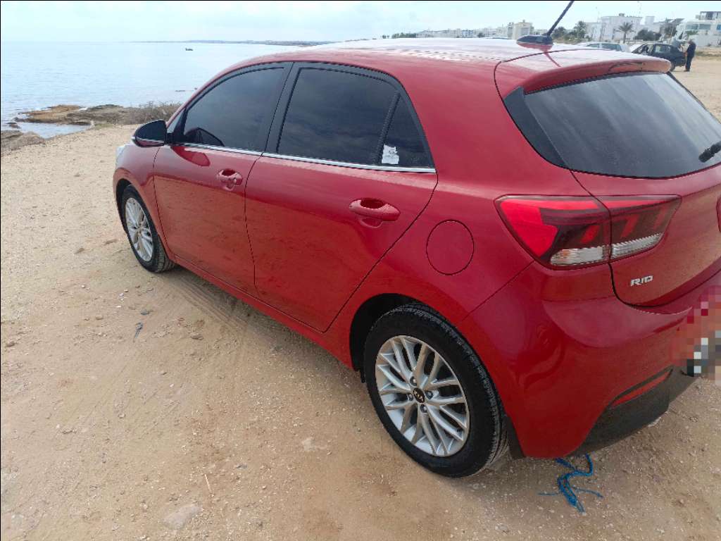 À vendre kia RIO prestige essence 2019