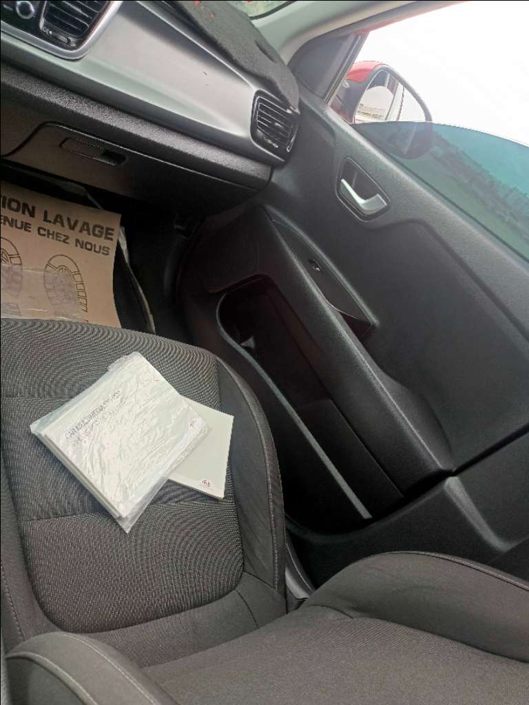 À vendre kia RIO prestige essence 2019