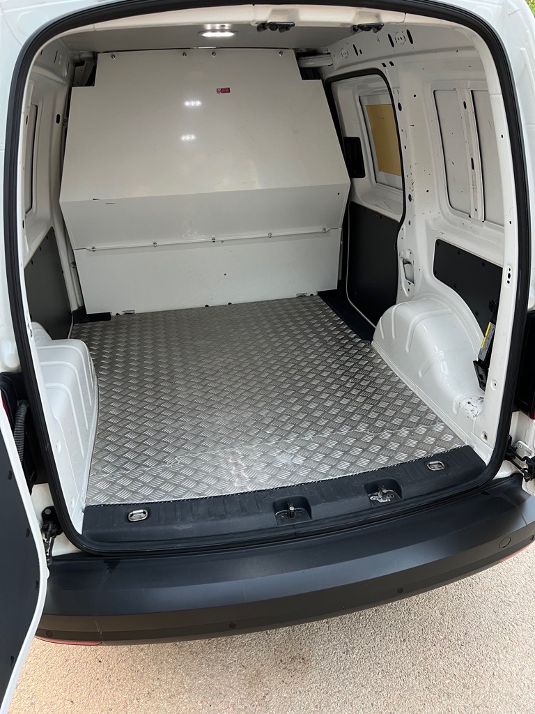 VW Caddy 2.0 TDI 