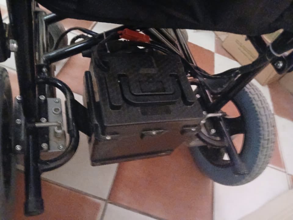 A vendre chaise electrique pliable 