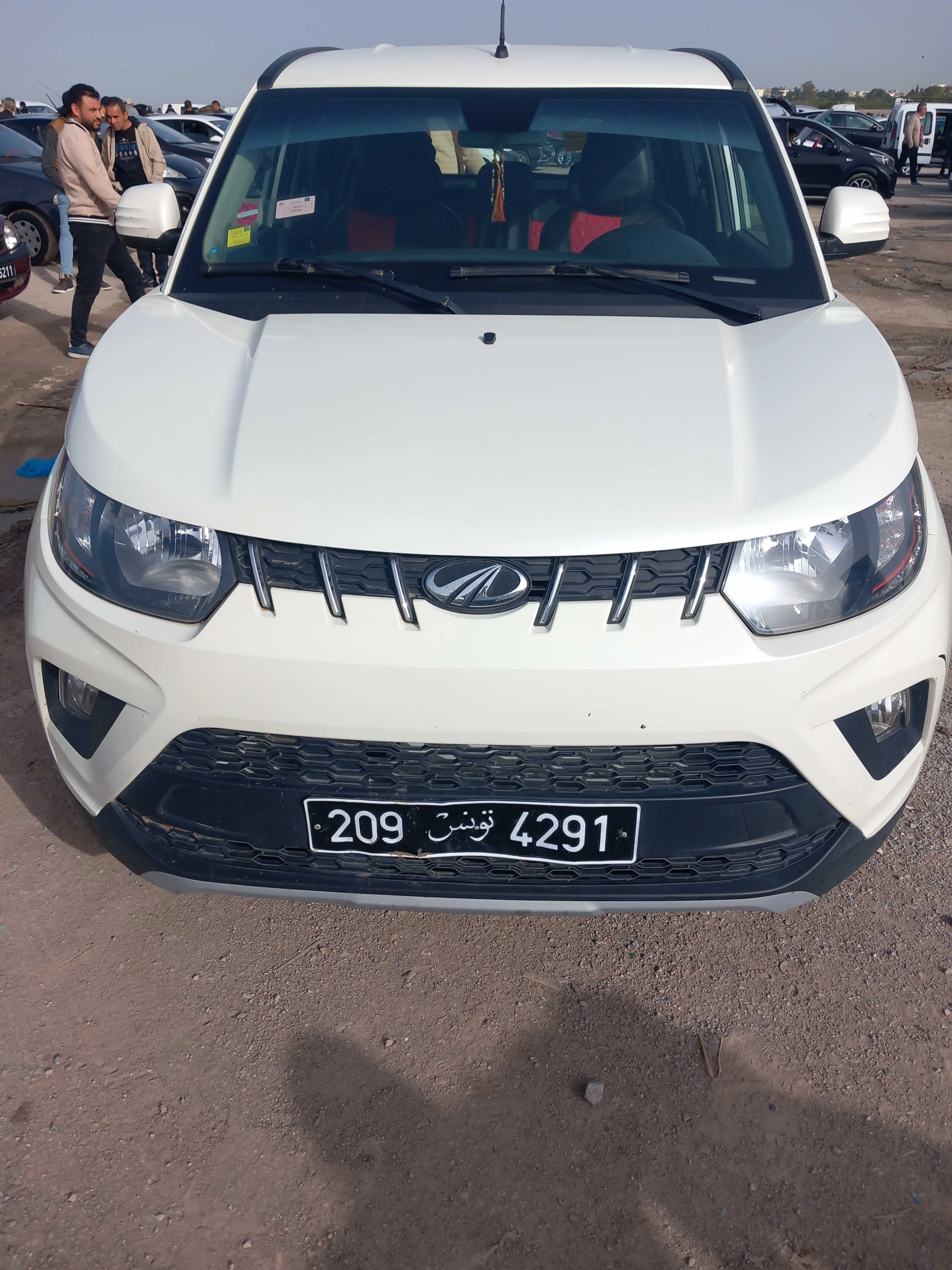 MAHINDRA K8