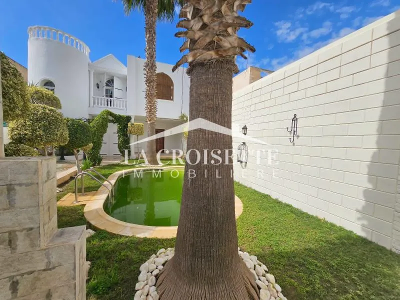 Villa s4 avec piscine à La Soukra MVV0426