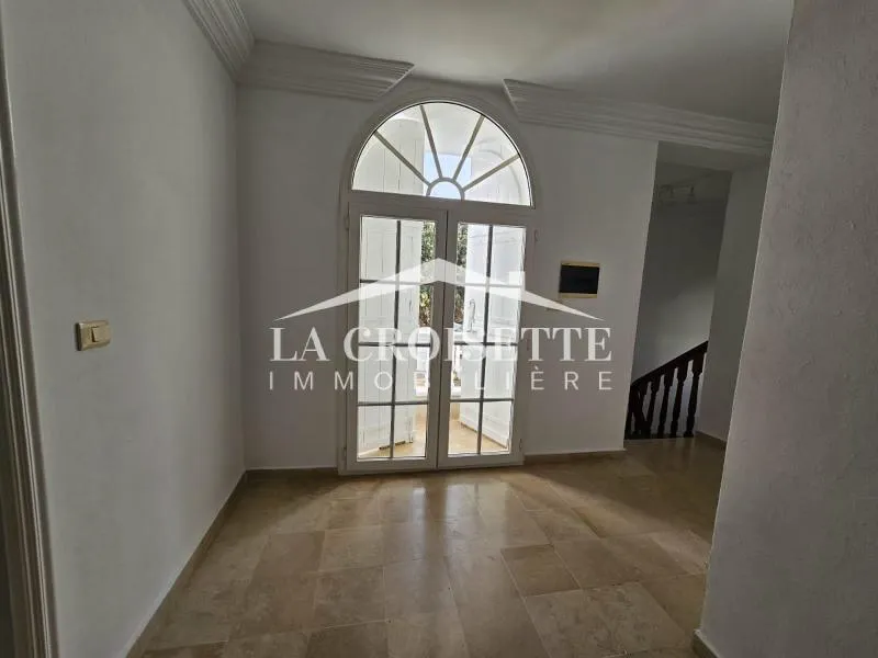 Villa s4 avec piscine à La Soukra MVV0426