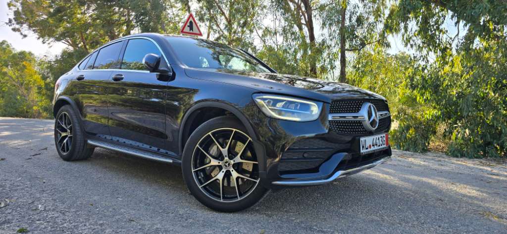 Une belle mercedes glc 300 e essence hybrid full état importée de allmagne fin serie