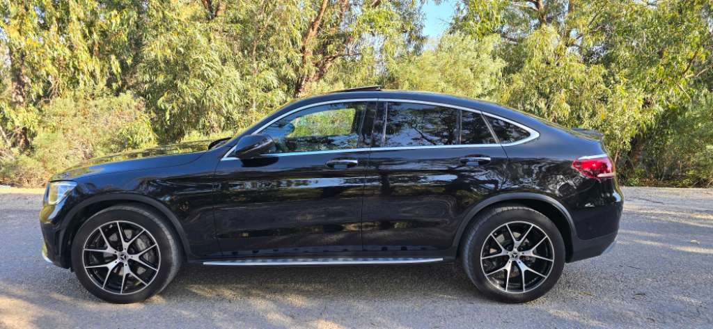 Une belle mercedes glc 300 e essence hybrid full état importée de allmagne fin serie