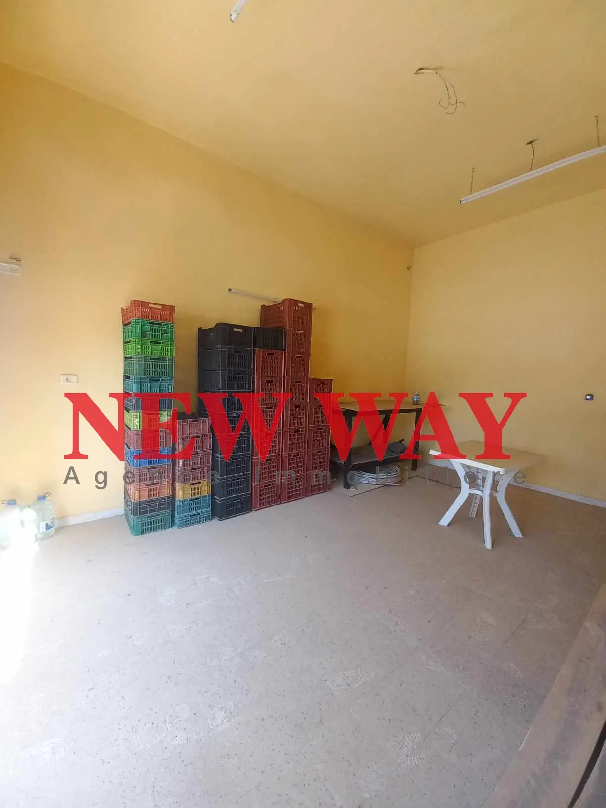 Local Commercial à Cité Zouhour, Proche de Toutes Commodités