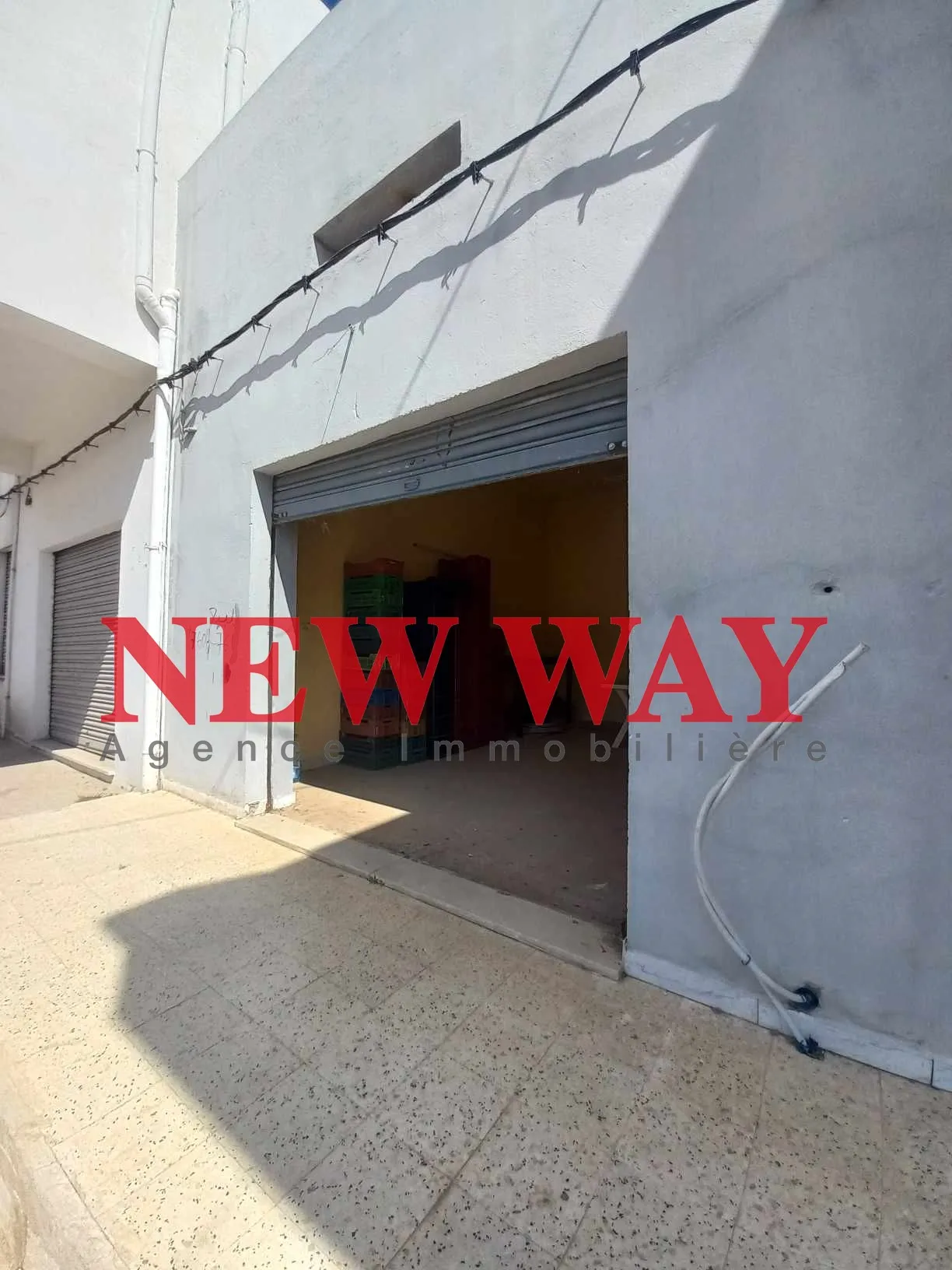 Local Commercial à Cité Zouhour, Proche de Toutes Commodités