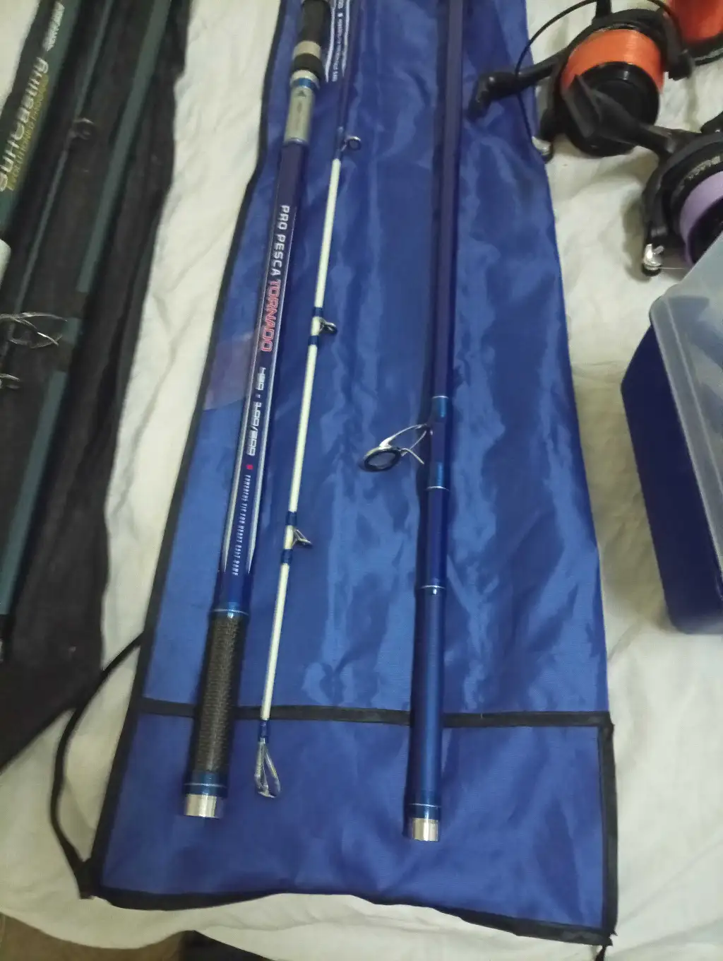 Canne a pêche avec moulinet