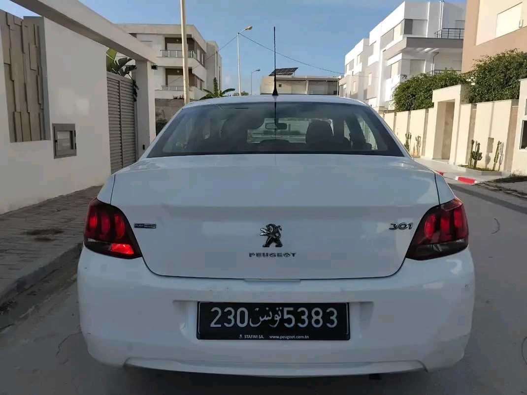 PEUGEOT 301 PREMIÈRE MAIN EN EXCELLENT ÉTAT 