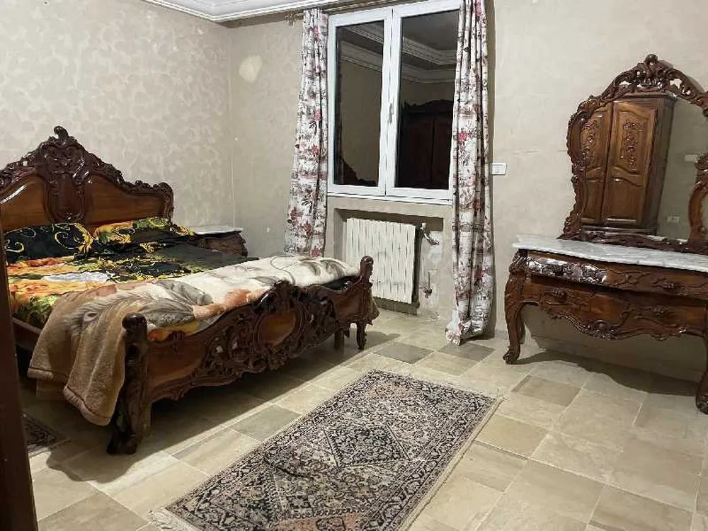 étage villa s+2 meublé situé à Menzah 8