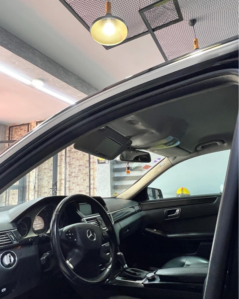 Mercedes E200