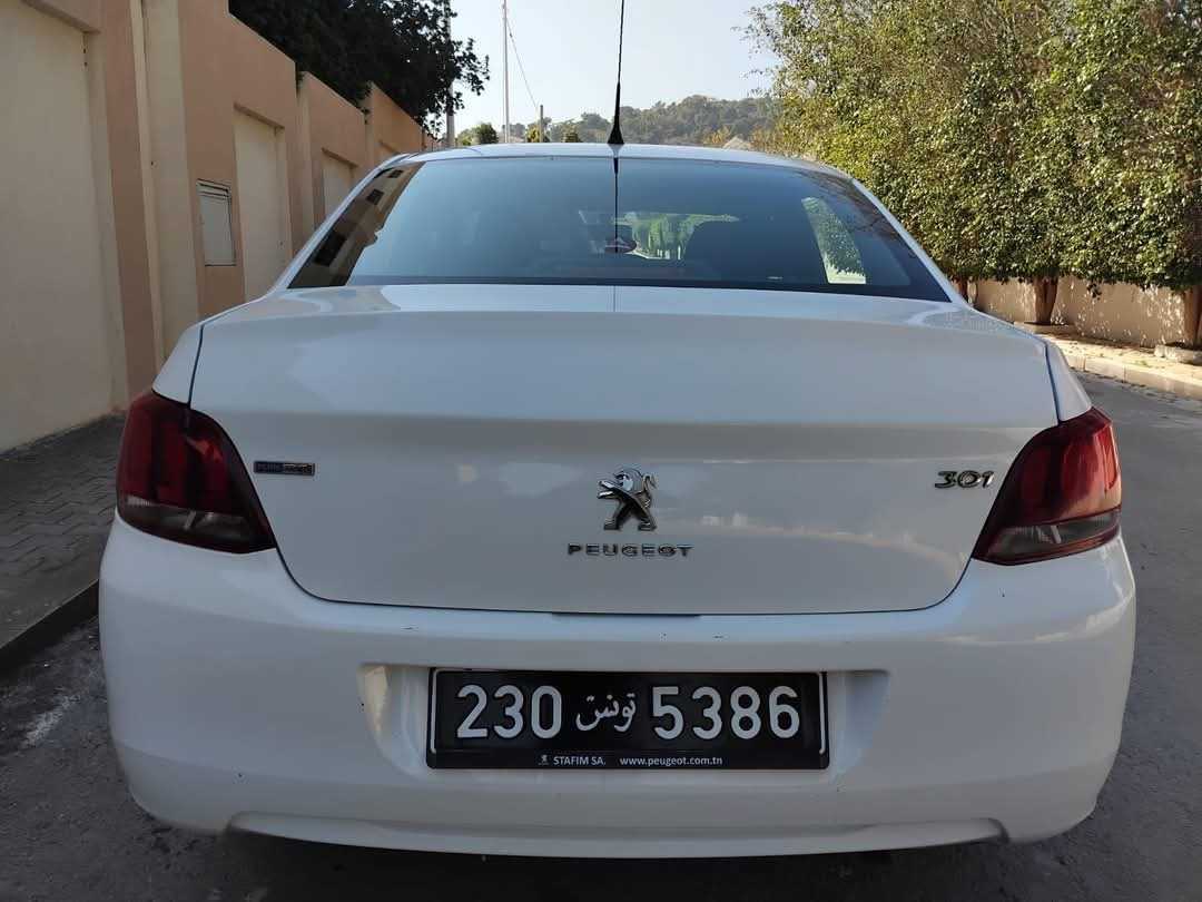 PEUGEOT 301 PREMIÈRE MAIN TRÈS PROPRE 