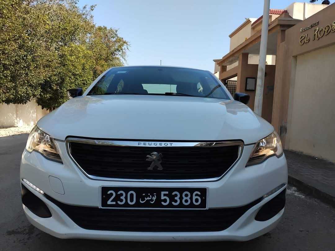 PEUGEOT 301 PREMIÈRE MAIN TRÈS PROPRE 