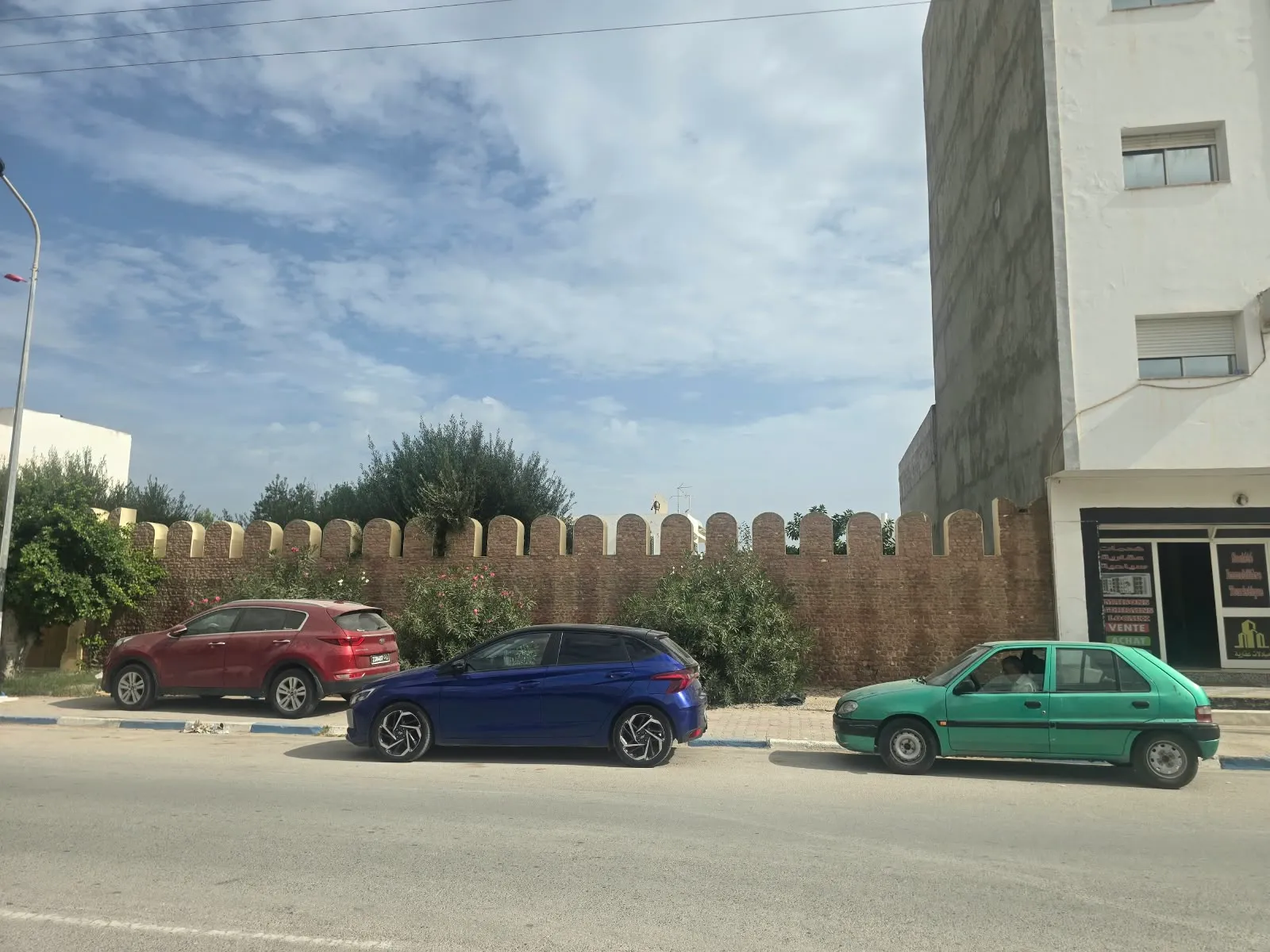 À vendre terrain et villa de 3700  m² à chatt_mariem