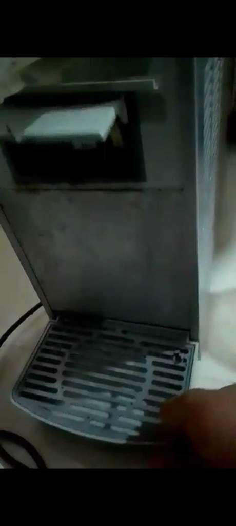 Machine a distribution de jus professionnel