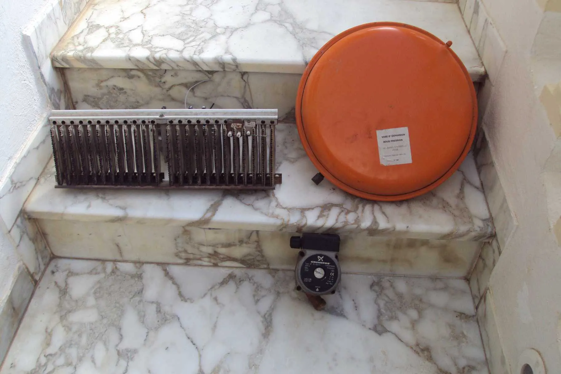 Occasion à ne pas rater : Lot de pièces détachées  pour chaudière Chaffoteaux & Maury Celtic  HP 30k