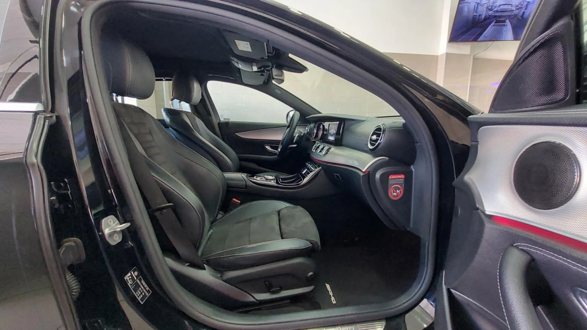 Mercedes-Benz E180 - Tel 98479647 - 22500500