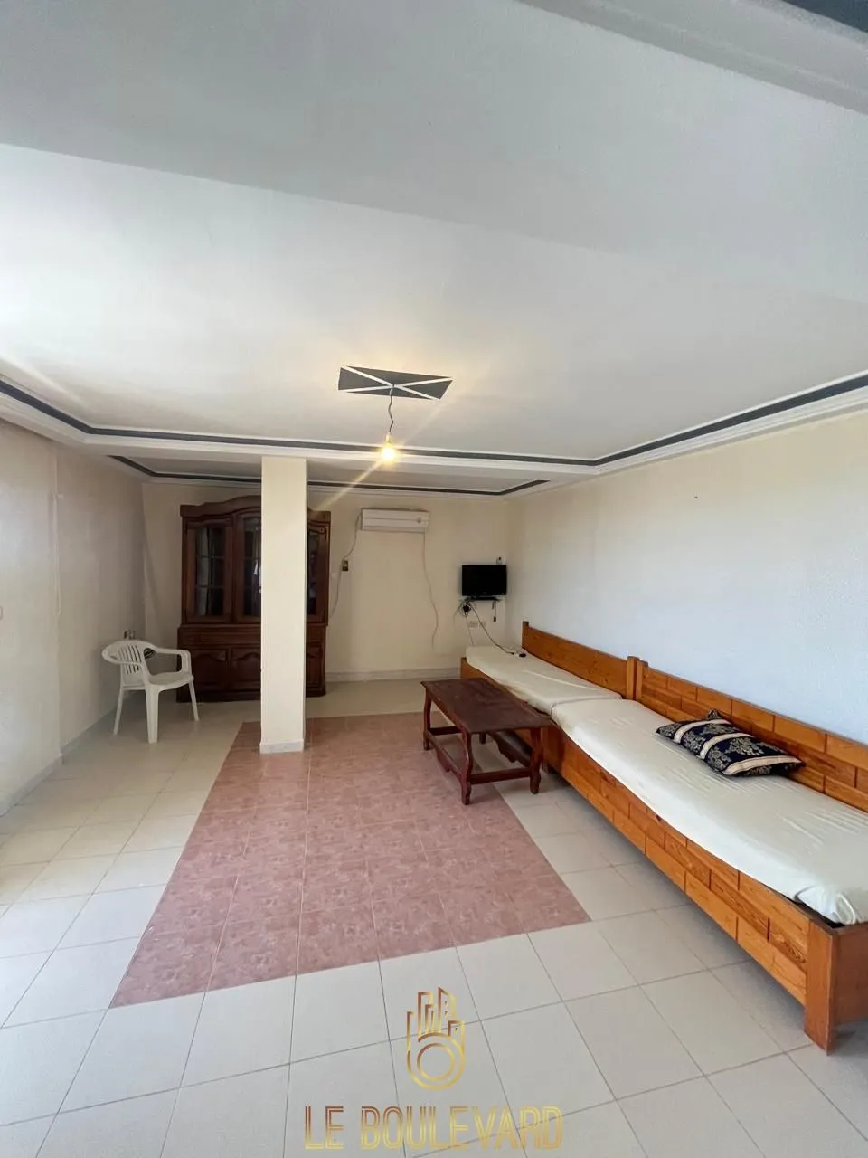A Louer Bungalow S+2 Avec Jardin Au Bord De La Mer Située à Lido, Nabeul