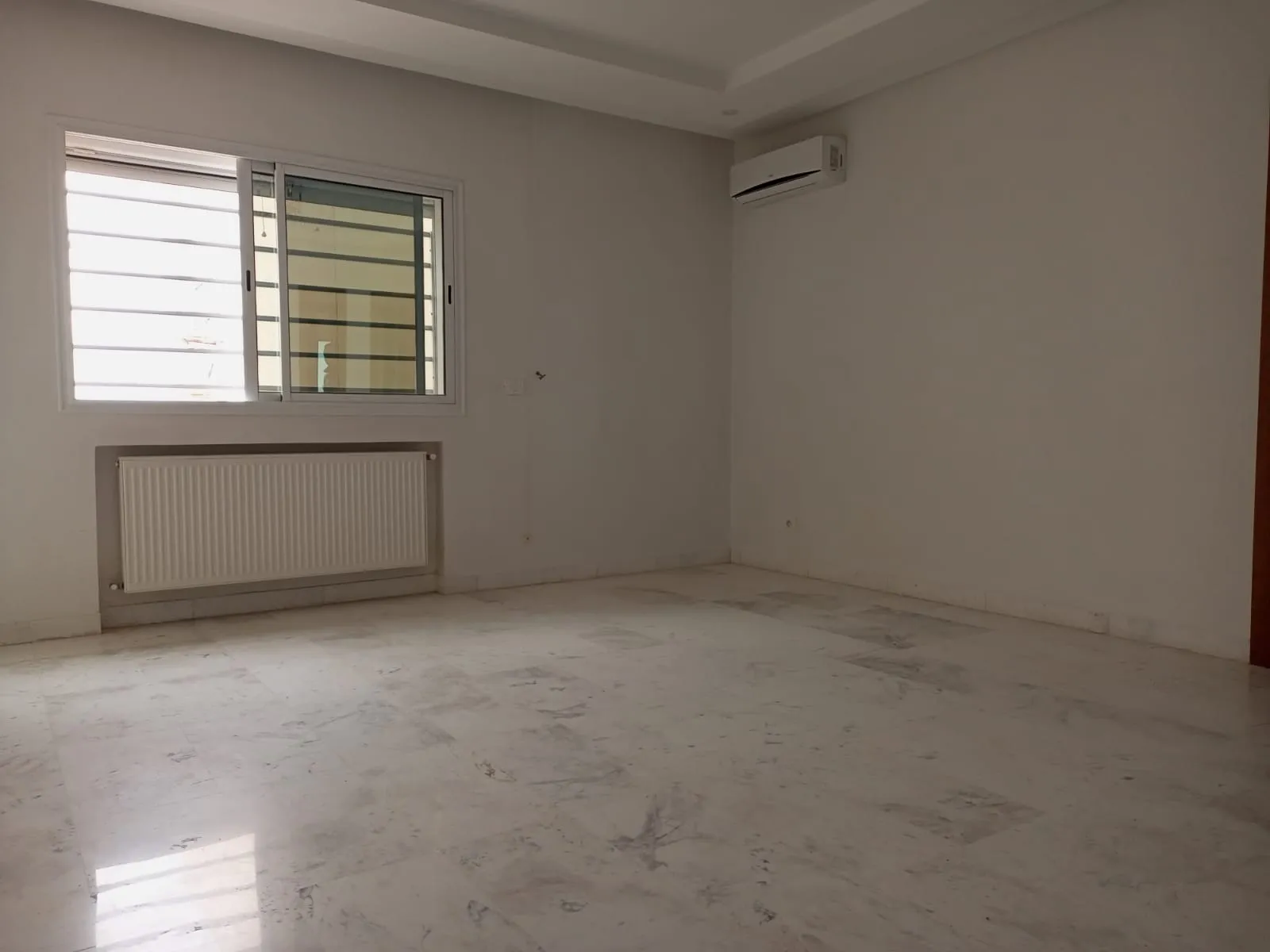 Appartement S+3 A Louer La Soukra