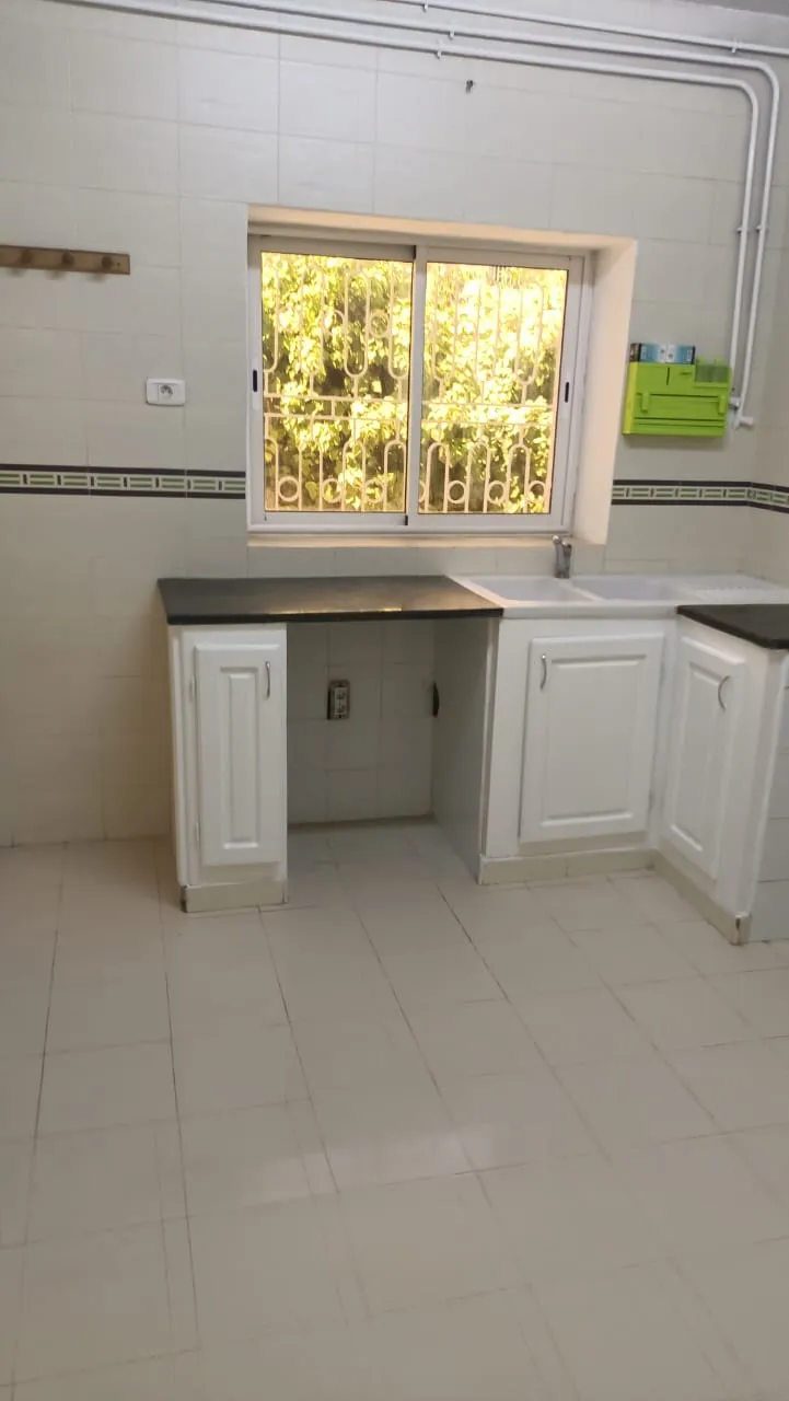 un spacieux appartement s+3 au rdc a vendre entre Omrane Supérieur Et Manar 1