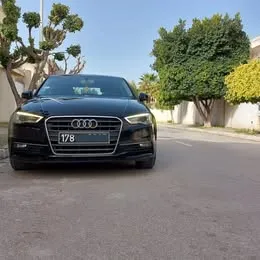 Audi A3 en bonne état BVM 1.2 5 CV moteur Golf 7