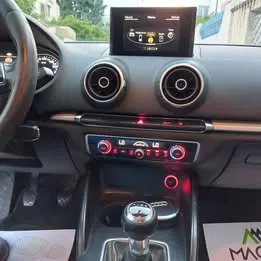 Audi A3 en bonne état BVM 1.2 5 CV moteur Golf 7