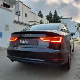 Audi A3 en bonne état BVM 1.2 5 CV moteur Golf 7