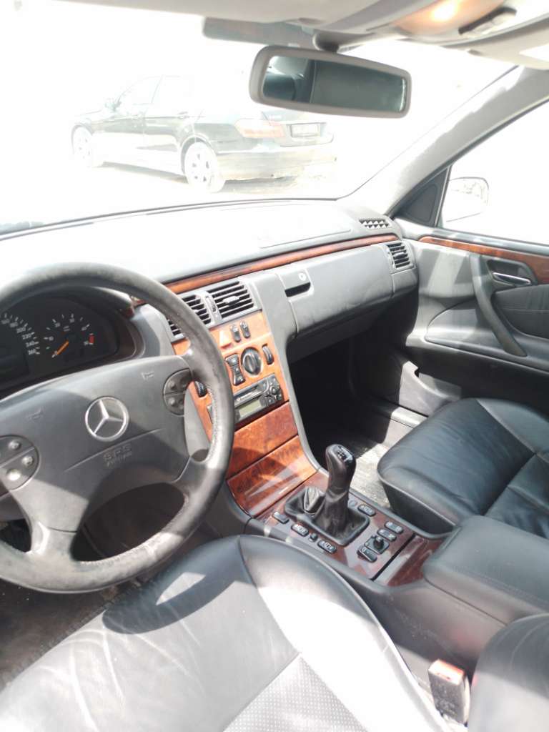 Mercedes E220