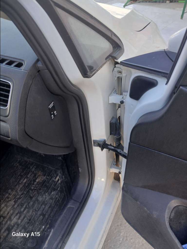 A vendre GOLF 7 essence année 2013 boîte auto voiture en très bonne état