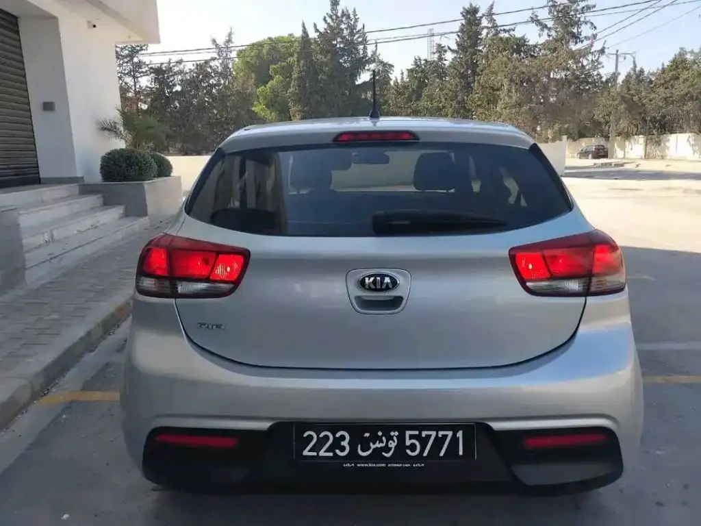 KIA RIO COUPÉ PREMIÈRE MAIN EN EXCELLENT ÉTAT
