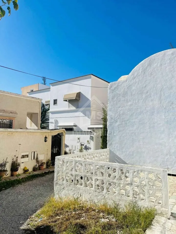 Une maison arabe avec garage à vendre à Hammamet 51355351
