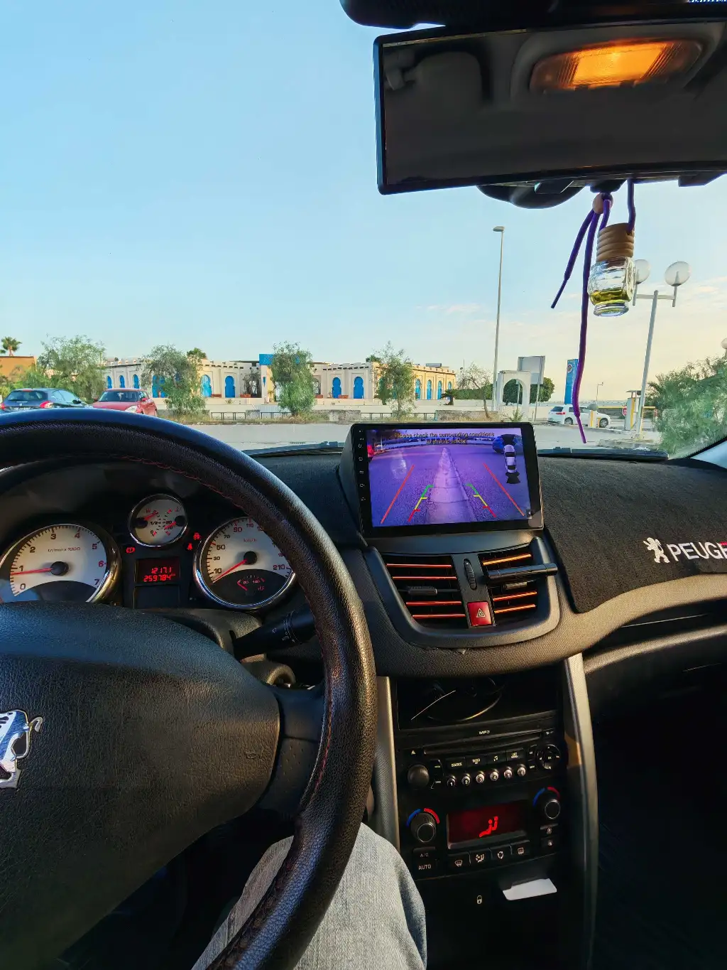 Peugeot 207 1.4 16v 90 ch – 6 CV