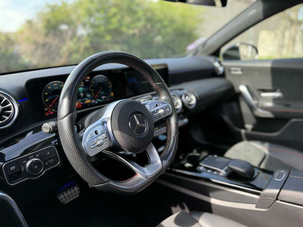 De Particulier 
Mercedes Benz Classse CLA 250e importe d'Allemagne