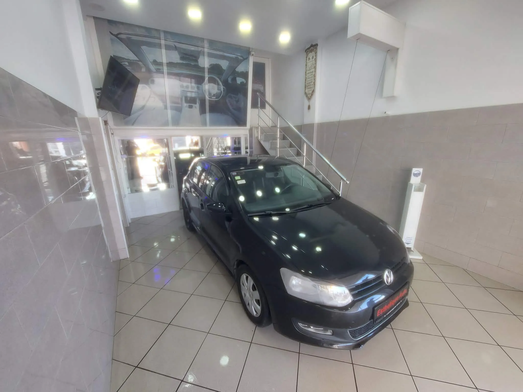 POLO 7 1.4 - Année 2010 - Tel 98479647