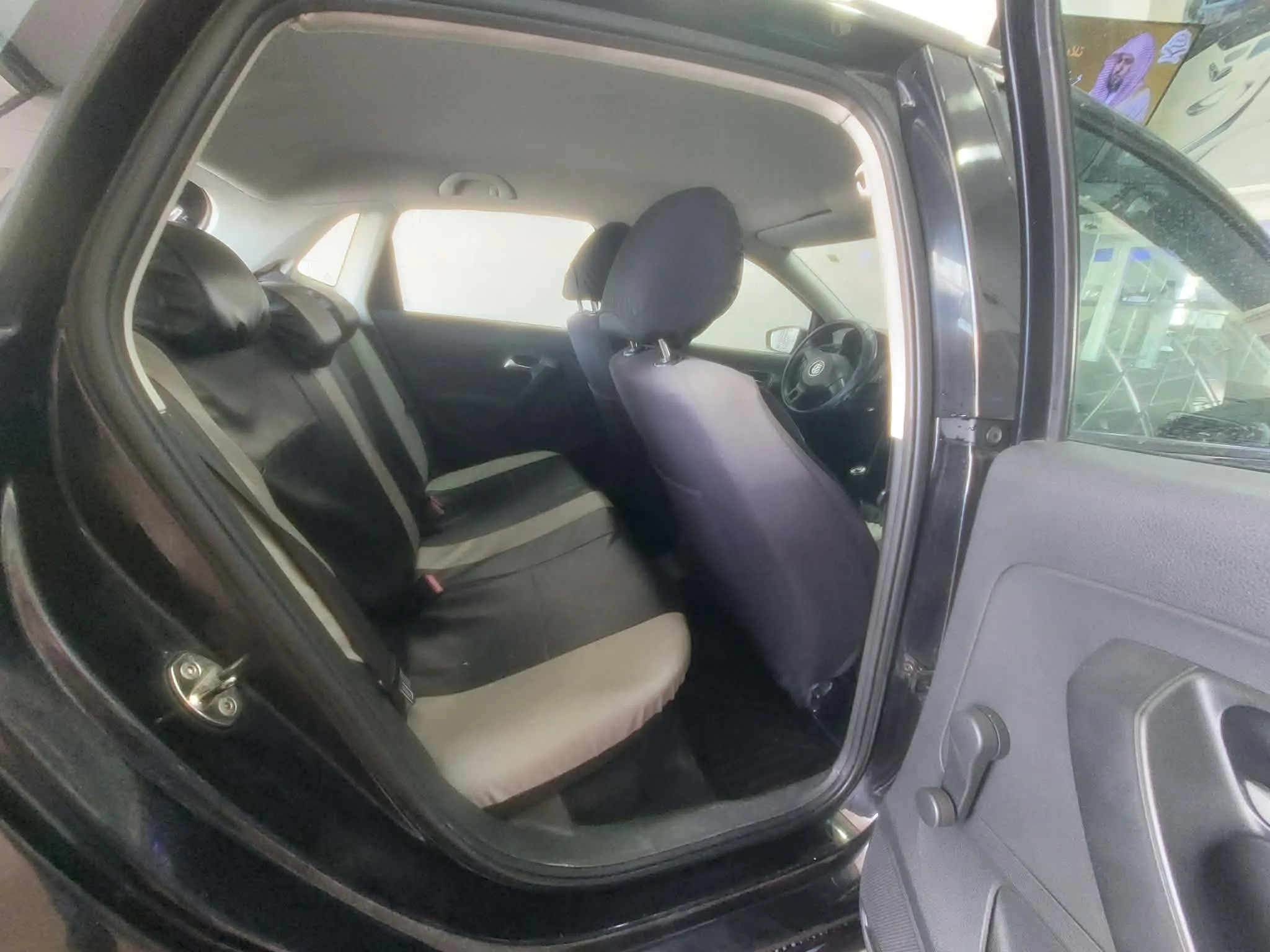 POLO 7 1.4 - Année 2010 - Tel 98479647