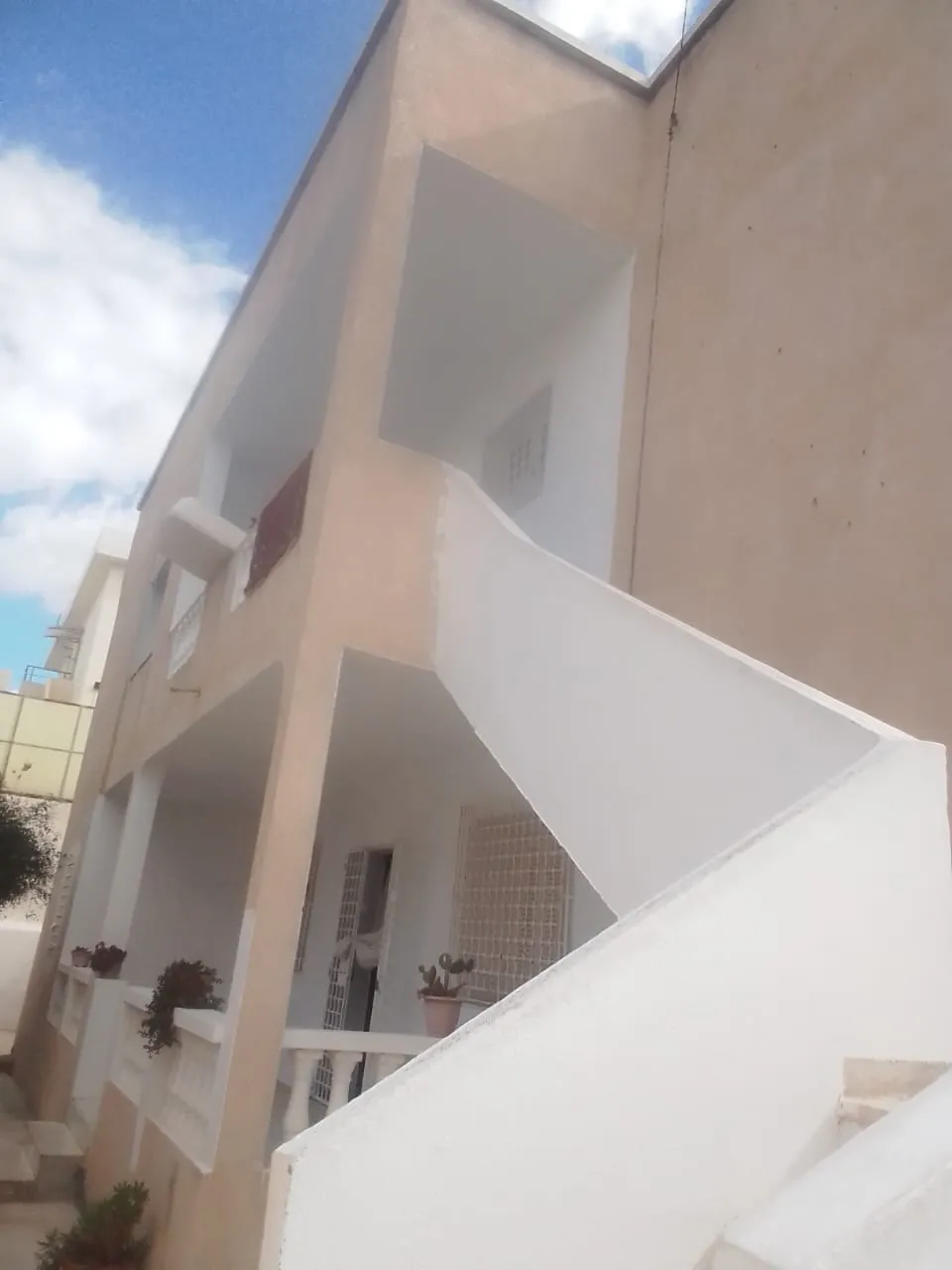 Villa a vendre (RDC et 1 ére Etage)