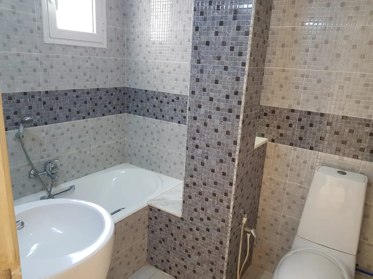 Soukra Av Du Park Etage de villa à louer