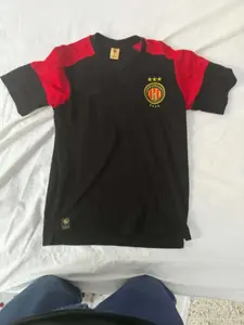 Produit officiel taraji store 
T shirt Taraji original Très peu porté, propre et en excellent état